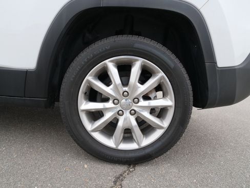 Used 2014 Jeep Cherokee Limited image 12