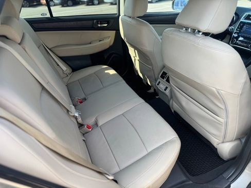 Used 2018 Subaru Outback 3.6R Limited AWD/4WD image 18