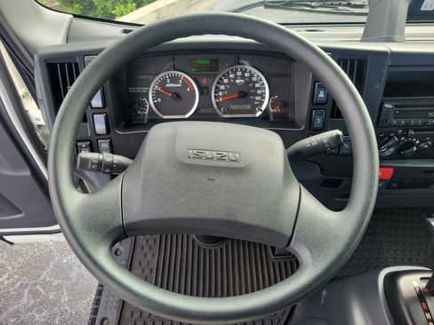 Used 2024 Isuzu NPR image 11
