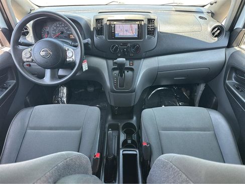 Used 2015 Nissan NV200 SV w/ Technology Package FWD image 4