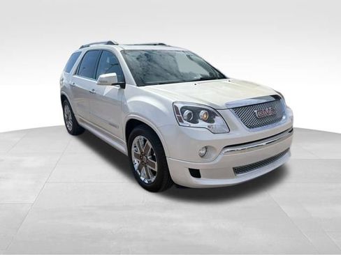 Used 2011 GMC Acadia Denali image 3