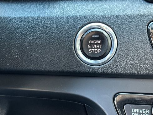 Used 2019 Kia Niro EX Premium w/ Sunroof Package image 23