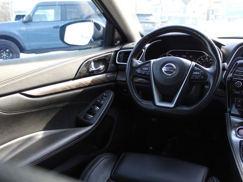 Used 2017 Nissan Maxima Platinum image 9