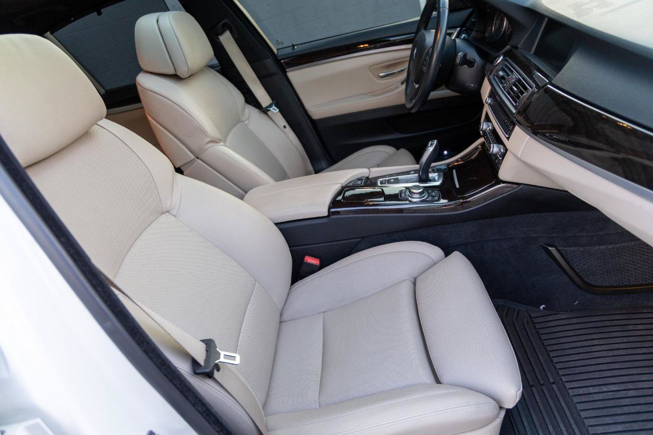 Used 2012 BMW 550i Sedan RWD image 4