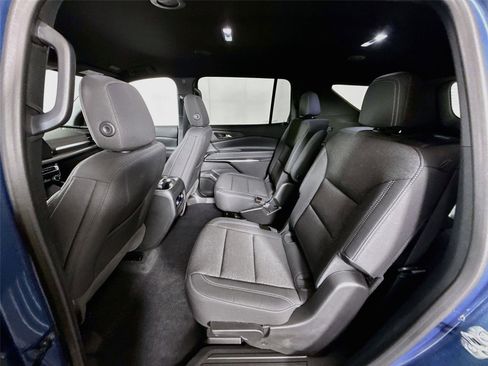 New 2026 Chevrolet Traverse LT w/ Driver Confidence Package AWD/4WD image 17
