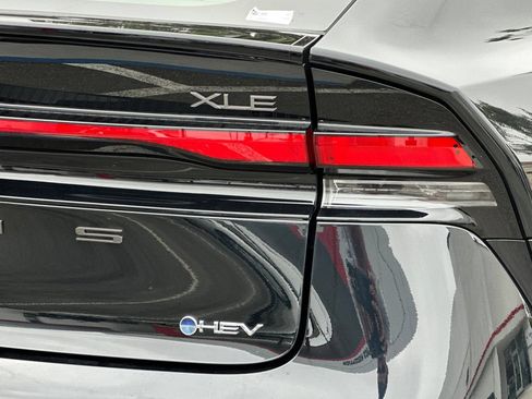 Certified 2023 Toyota Prius XLE FWD image 27