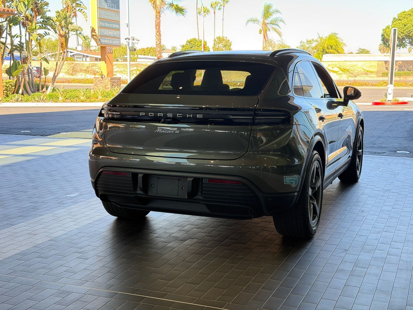 Certified 2024 Porsche Macan 4 Electric w/ Premium Package AWD/4WD image 14