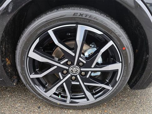 New 2026 Toyota Prius Plug-In Hybrid image 9