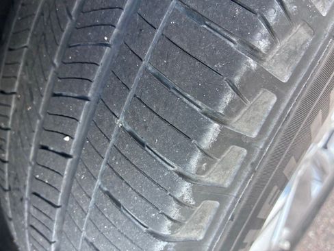 Used 2023 Ford Explorer XLT w/ Equipment Group 202A RWD image 5