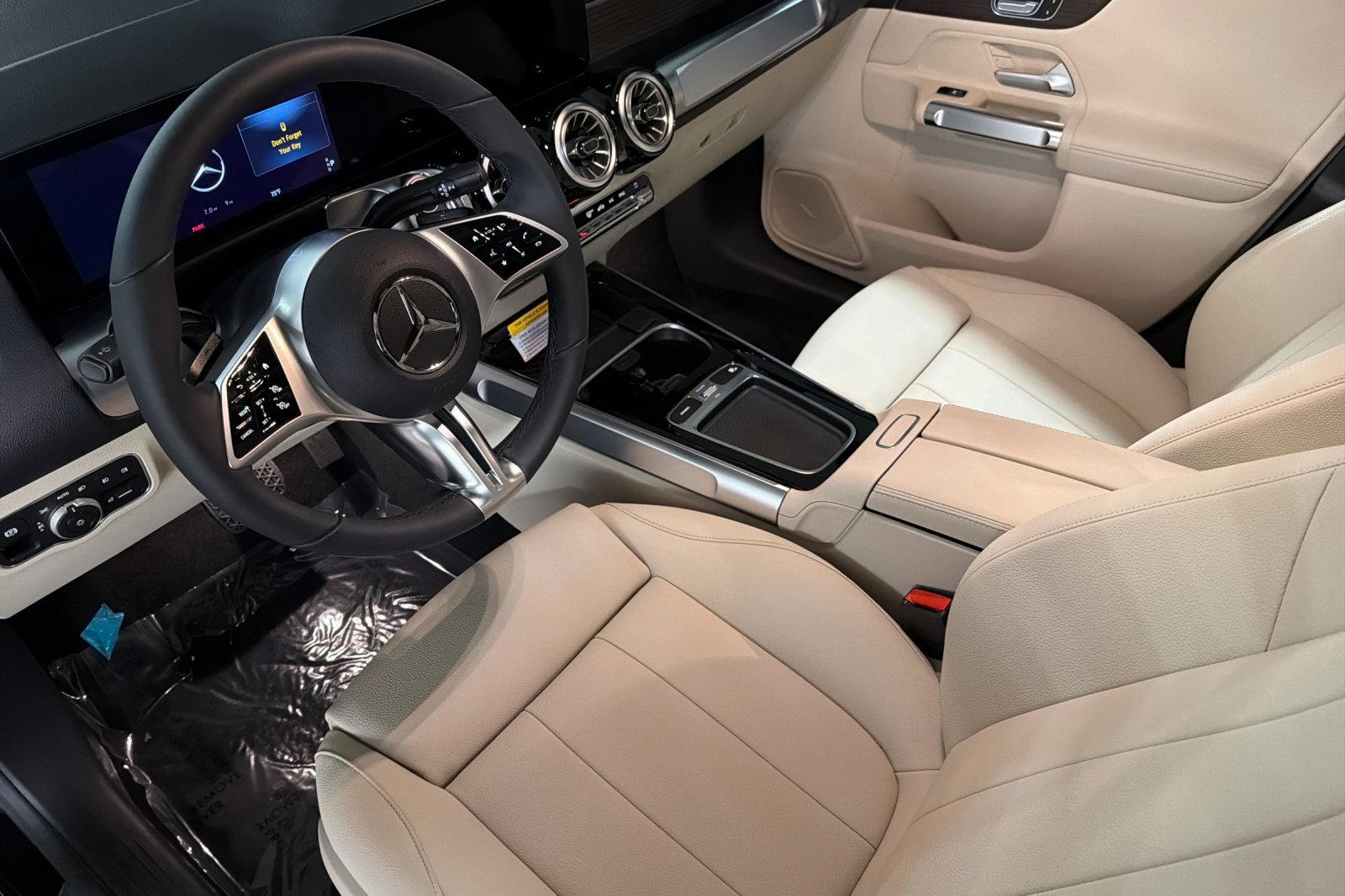 New 2026 Mercedes-Benz GLB 250 image 9
