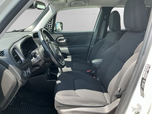 Used 2019 Jeep Renegade Altitude w/ Quick Order Package 2XM AWD/4WD image 9