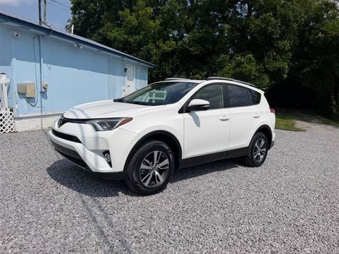 Used 2018 Toyota RAV4 XLE FWD image 11