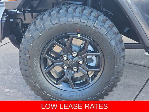 New 2025 Jeep Gladiator Willys image 35