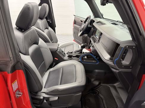 Used 2022 Ford Bronco Black Diamond image 18