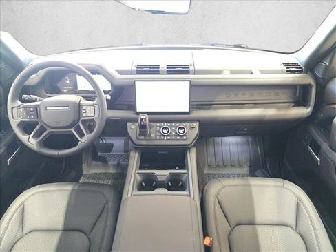 New 2025 Land Rover Defender 110 S AWD/4WD image 9