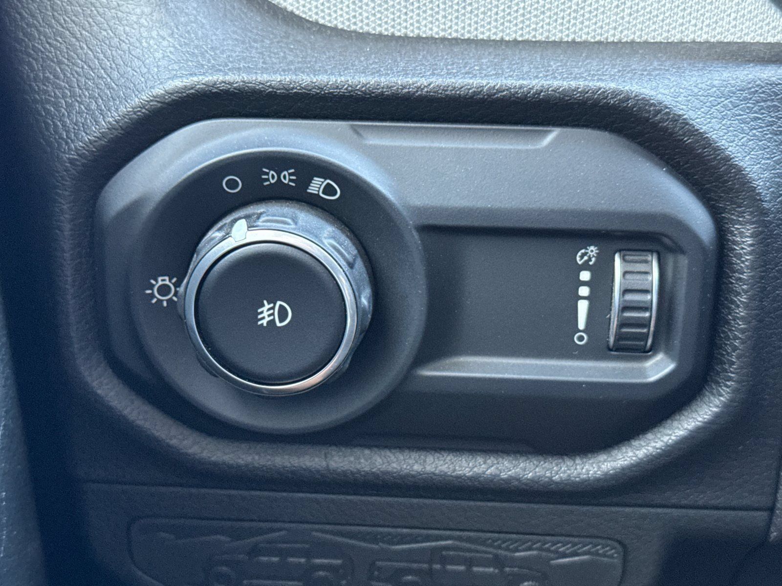 Used 2024 Jeep Wrangler Unlimited Sport AWD/4WD image 33