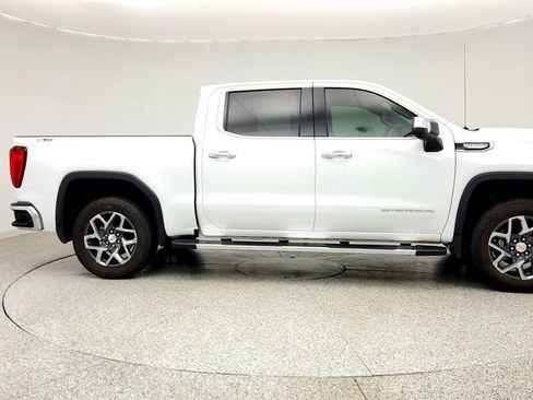 Used 2024 GMC Sierra 1500 SLT AWD/4WD image 4