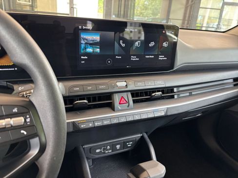 Used 2025 Kia K4 FWD image 17