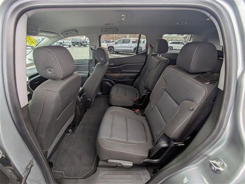 Used 2023 GMC Acadia SLE w/ Driver Convenience Package image 30