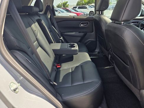 Used 2021 Nissan Rogue SL FWD image 13