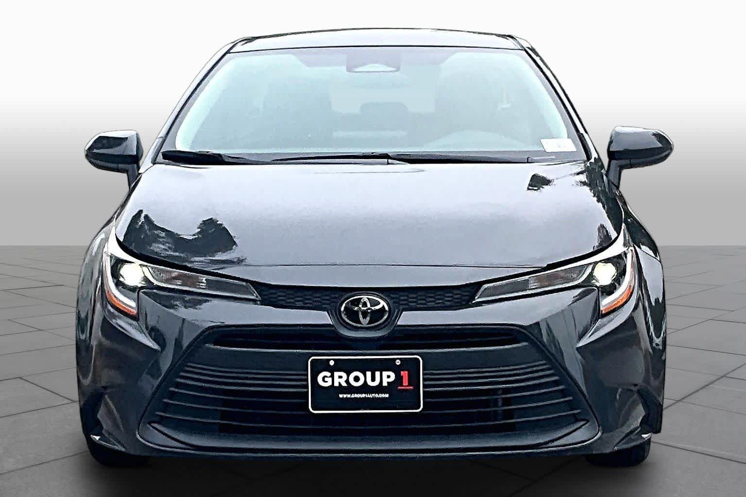 Used 2024 Toyota Corolla LE FWD image 4