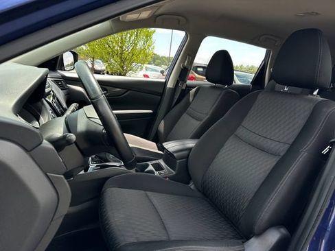 Used 2020 Nissan Rogue SV w/ Premium Package FWD image 11