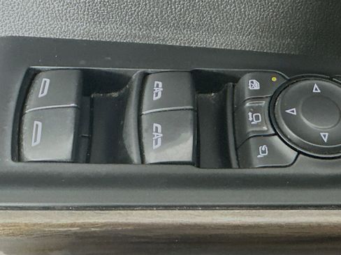 Used 2022 GMC Sierra 3500 SLT w/ SLT Premium Package image 24