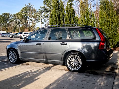 Used 2011 Volvo V50 T5 image 7