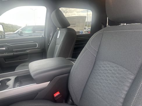 New 2026 RAM 3500 Big Horn AWD/4WD image 16