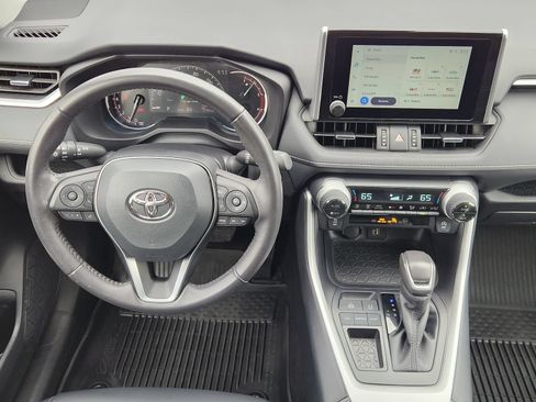 Used 2025 Toyota RAV4 XLE Premium FWD image 32