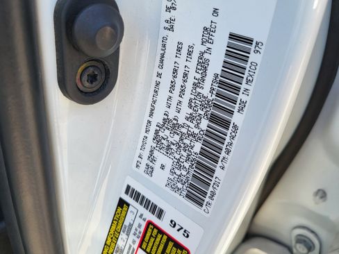 Used 2021 Toyota Tacoma TRD Sport w/ Technology Package image 25