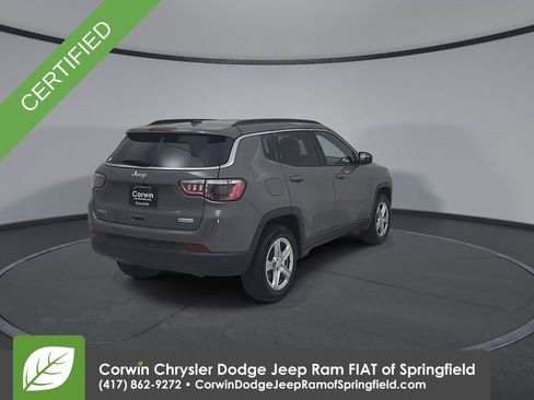 Used 2024 Jeep Compass Latitude image 14