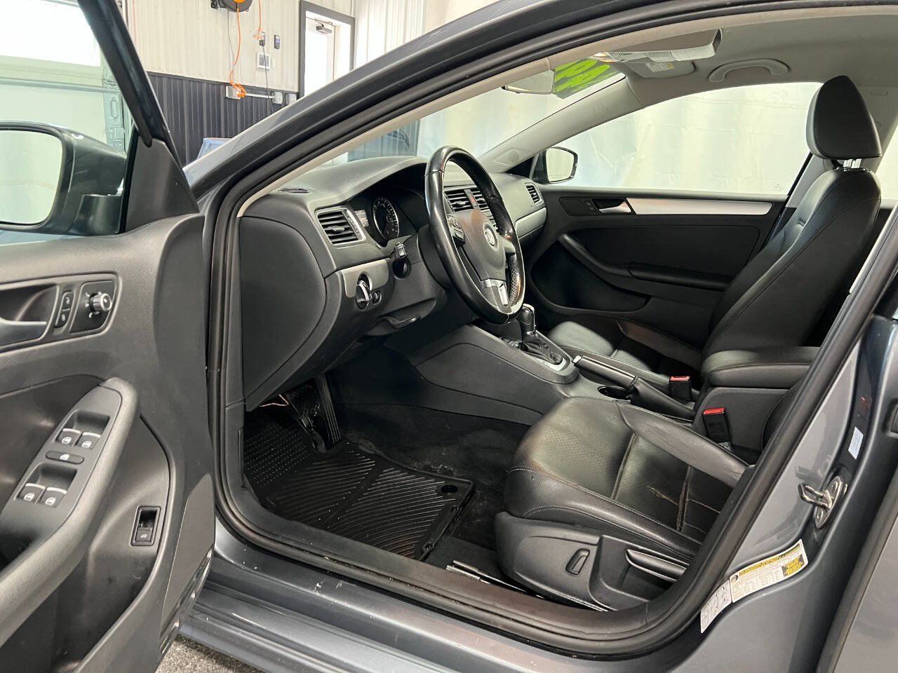 Used 2013 Volkswagen Jetta SE FWD image 7