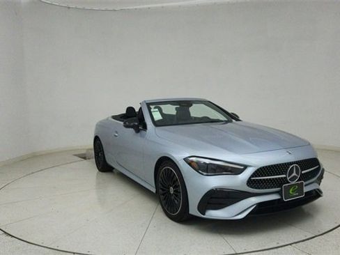 Used 2025 Mercedes-Benz CLE 300 4MATIC Cabriolet image 66