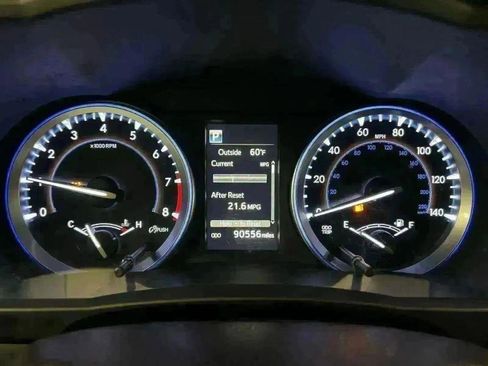 Used 2018 Toyota Highlander SE image 18