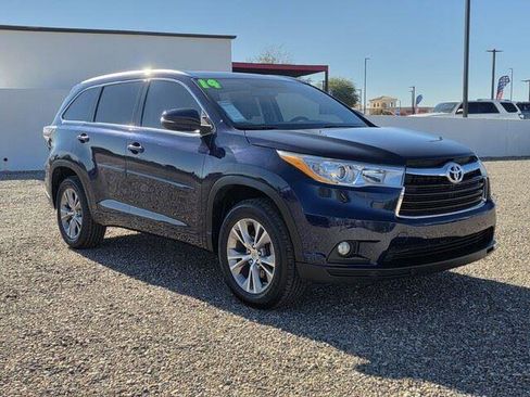 Used 2014 Toyota Highlander XLE image 10