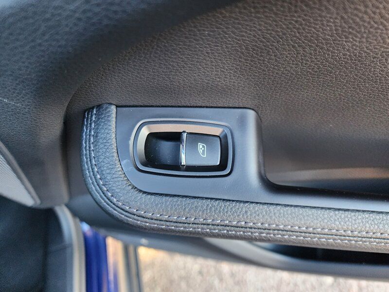 Used 2022 Porsche Macan AWD/4WD image 68
