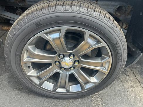 Used 2018 Chevrolet Silverado 1500 High Country AWD/4WD image 12