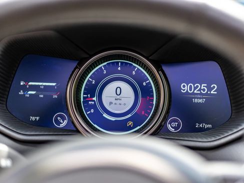 Used 2021 Aston Martin DB11 Volante RWD image 38