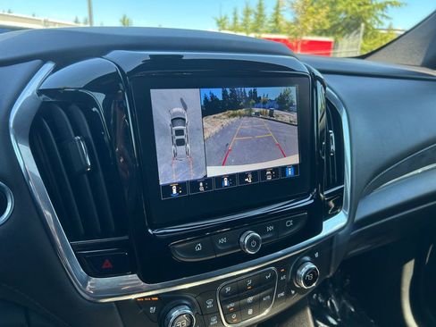 Used 2023 Chevrolet Traverse High Country image 18