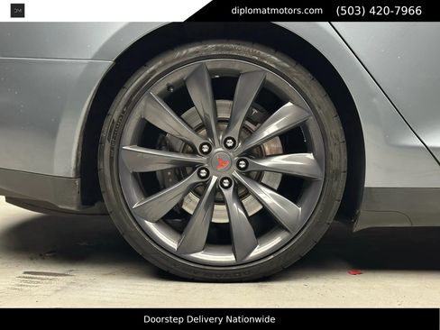 Used 2013 Tesla Model S Performance image 33