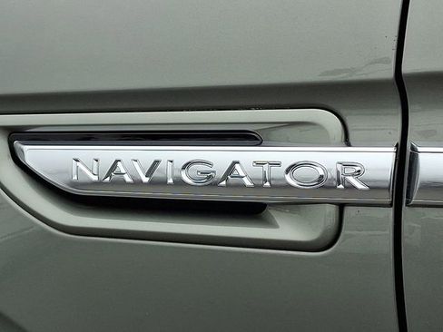 Used 2020 Lincoln Navigator L Reserve w/ Luxury Package AWD/4WD image 33
