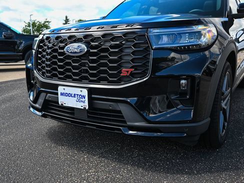 Certified 2025 Ford Explorer ST AWD/4WD image 11