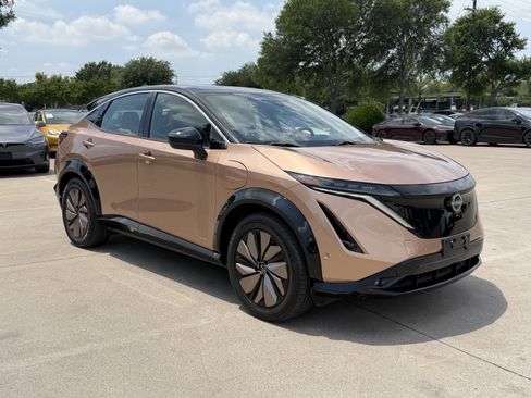 Used 2023 Nissan Ariya FWD image 1