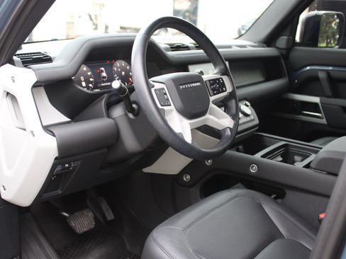 Used 2024 Land Rover Defender 110 S image 7