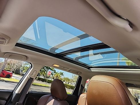 Used 2023 Subaru Ascent Touring image 5