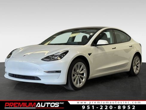 Used 2023 Tesla Model 3 Standard Range RWD image 1