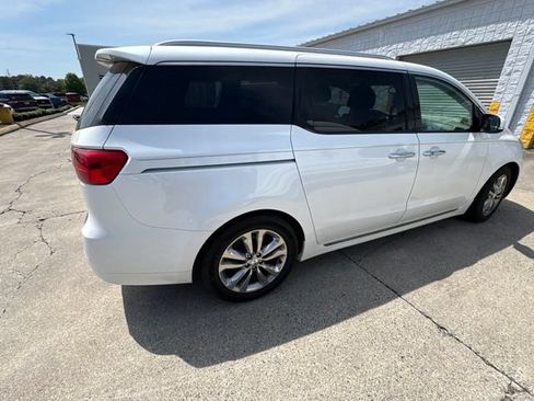 Used 2018 Kia Sedona SX Limited FWD image 19