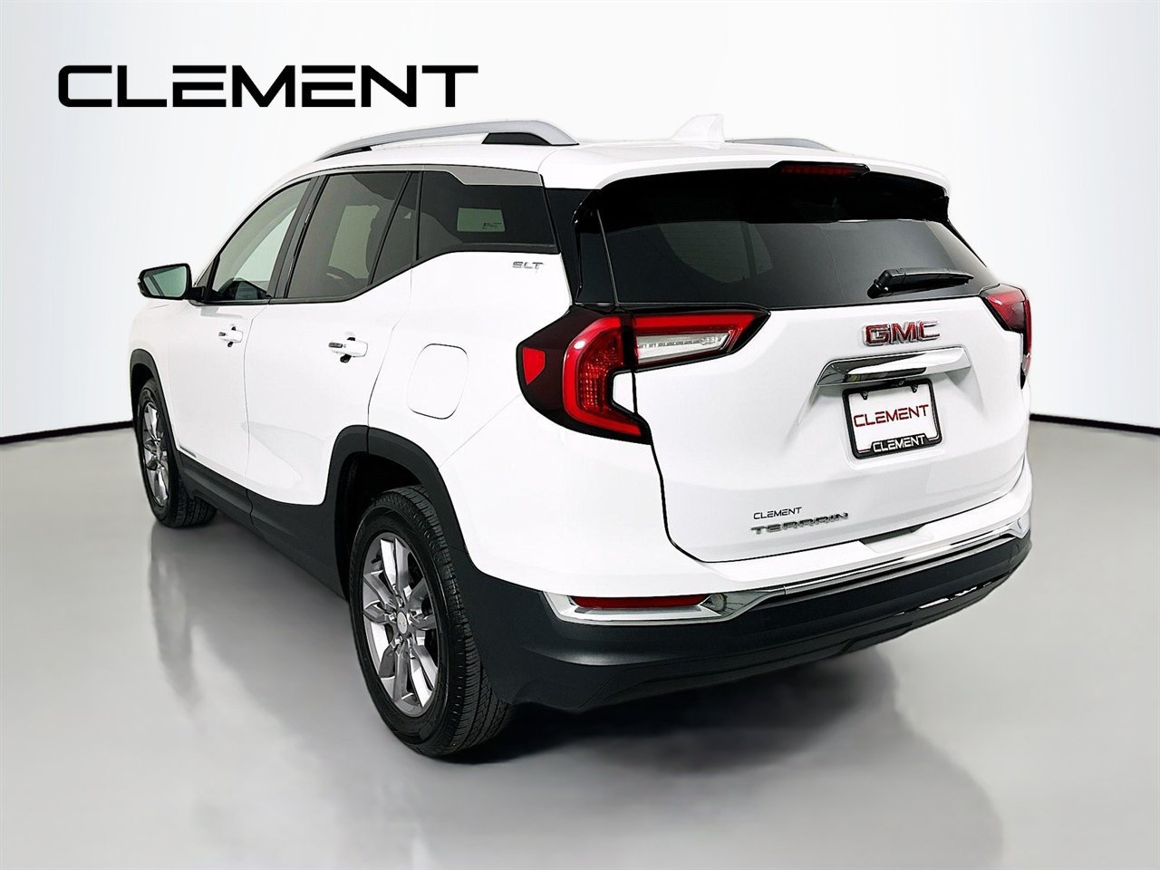 Used 2023 GMC Terrain SLT FWD image 10