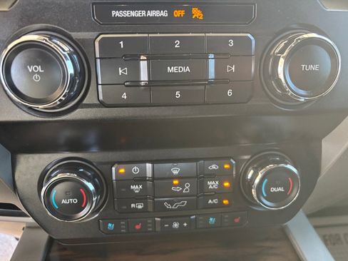 Used 2019 Ford F150 Lariat image 16